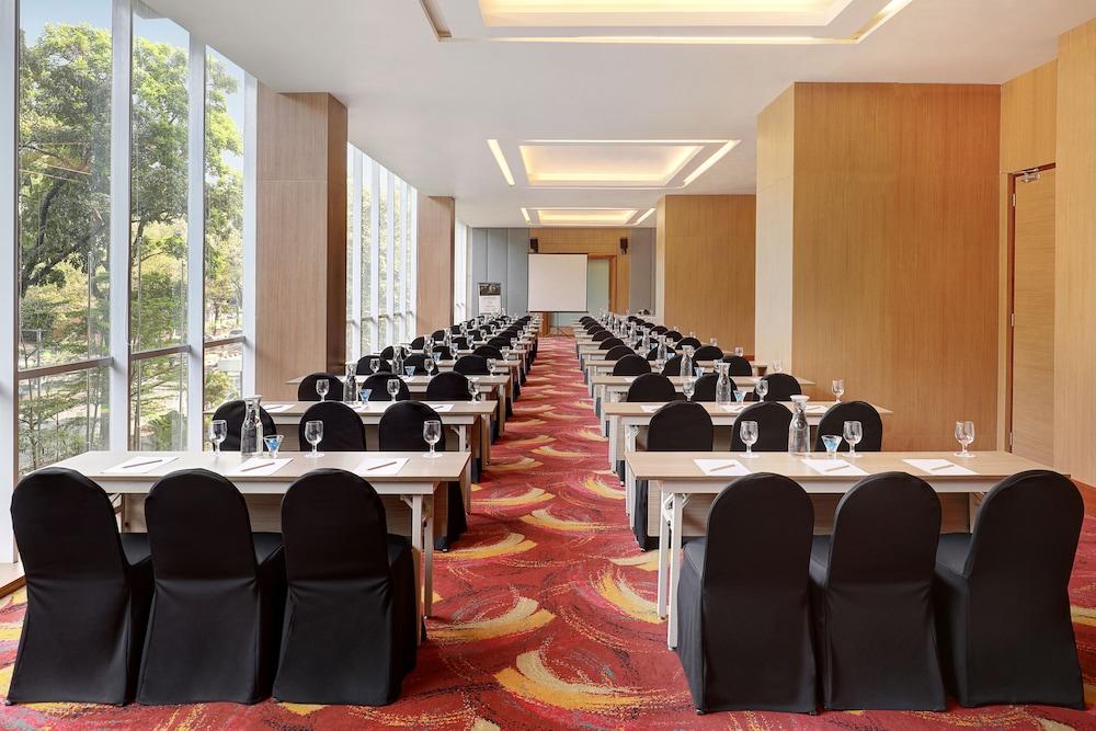 Mercure Bandung Nexa Supratman Εξωτερικό φωτογραφία