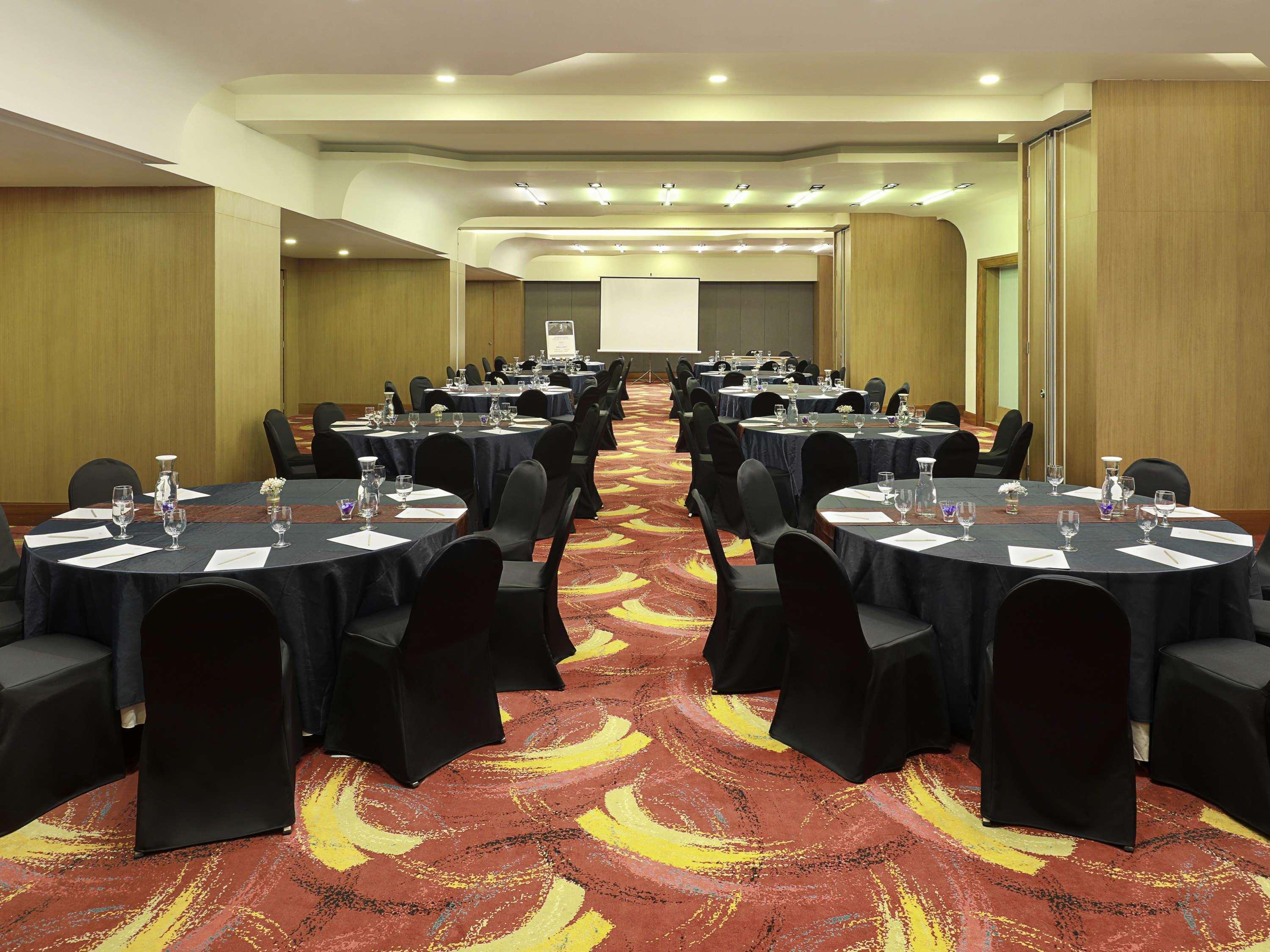 Mercure Bandung Nexa Supratman Εξωτερικό φωτογραφία
