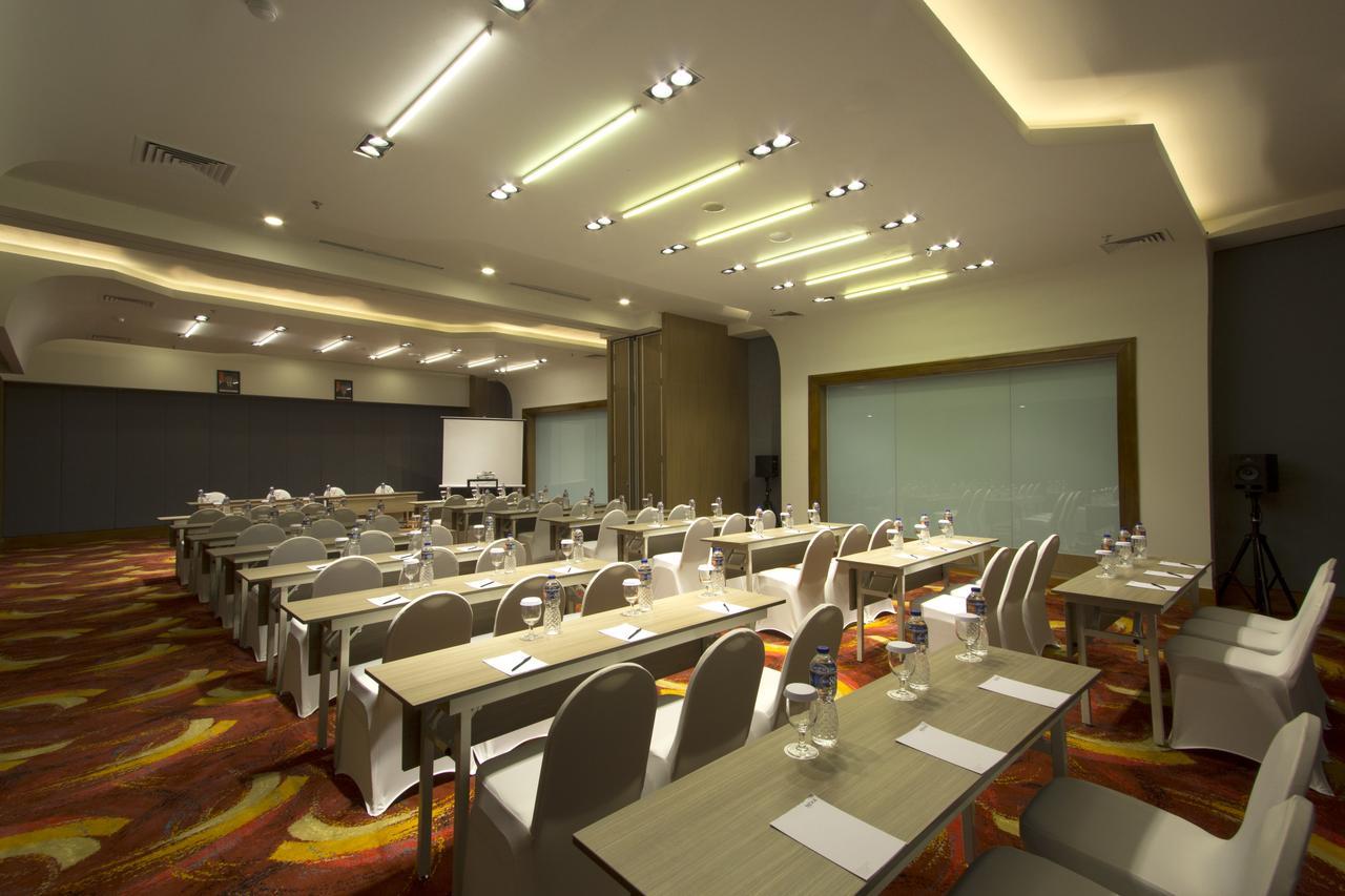 Mercure Bandung Nexa Supratman Εξωτερικό φωτογραφία